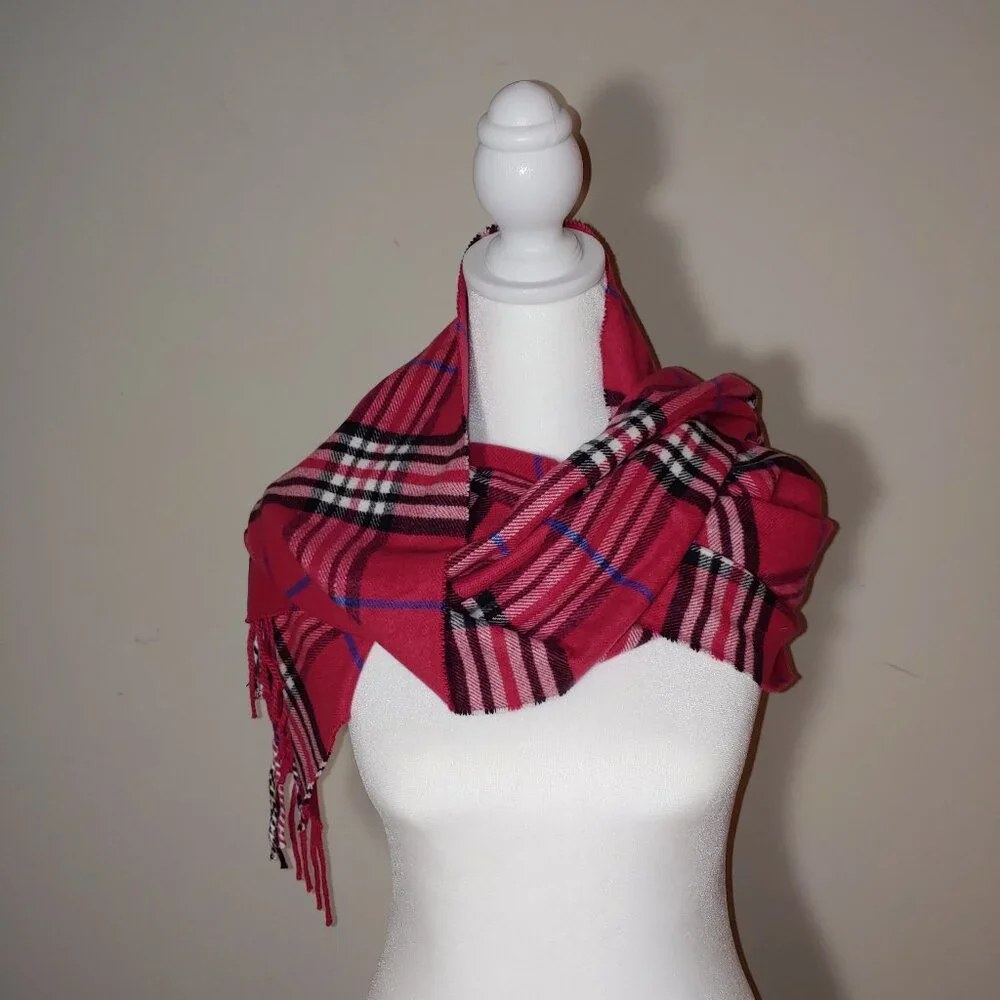 Handtailored 100% Cashmere Made in Germany Fringed Plaid Scar in Soft Red OS